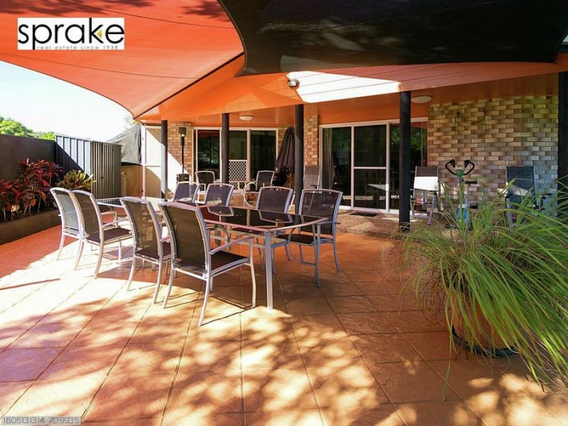 11 Oceanview Street, Point Vernon QLD 4655