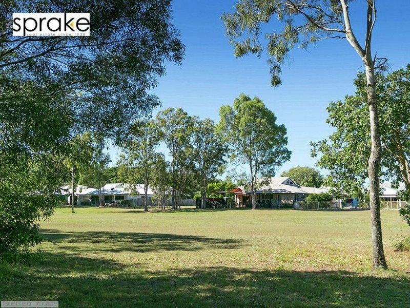 11 Oceanview Street, Point Vernon QLD 4655