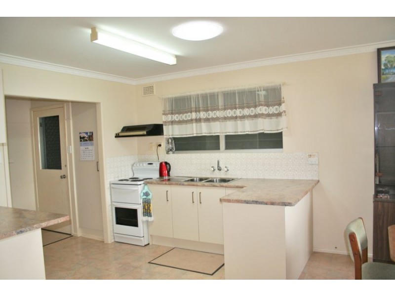 4 Corser Street, Point Vernon QLD 4655