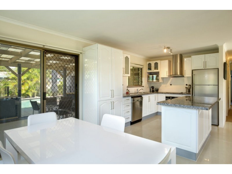 36 South Street, Urangan QLD 4655