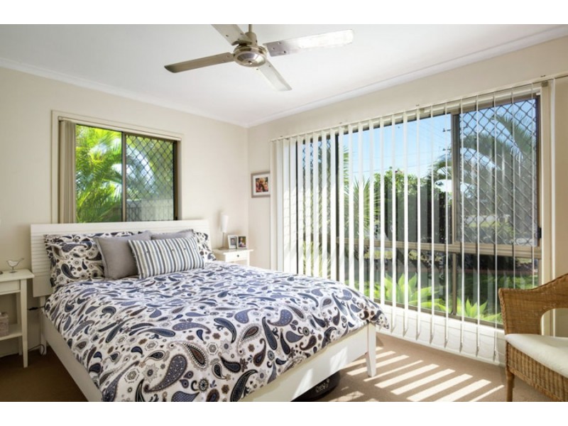 36 South Street, Urangan QLD 4655