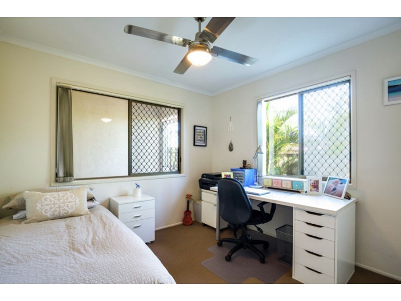 36 South Street, Urangan QLD 4655