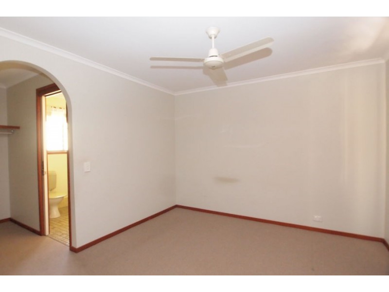 8 Virginia Court, Scarness QLD 4655