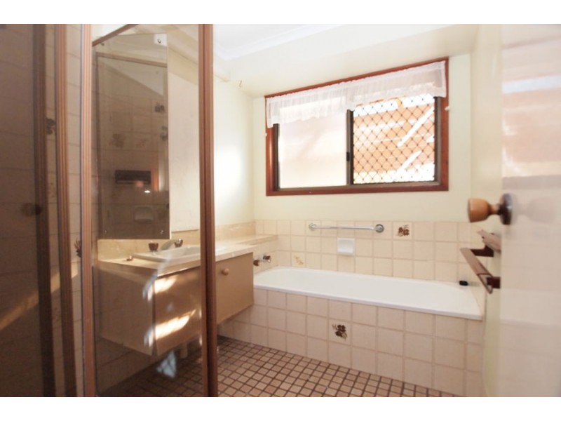 8 Virginia Court, Scarness QLD 4655