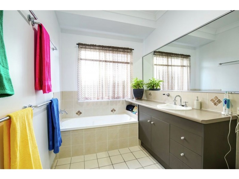 34 Sandalwood Drive, Wondunna QLD 4655