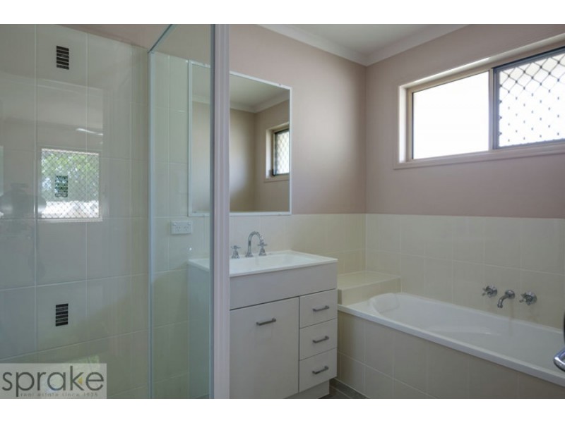 15 Crystal Court, Urangan QLD 4655