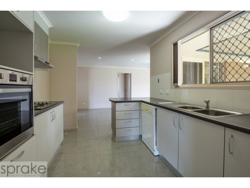 15 Crystal Court, Urangan QLD 4655