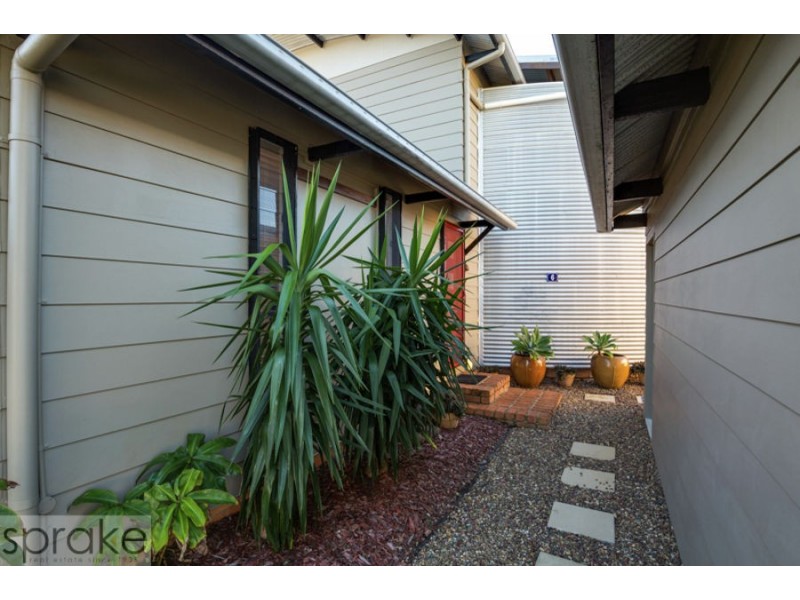 6 Moonbi Street, Scarness QLD 4655