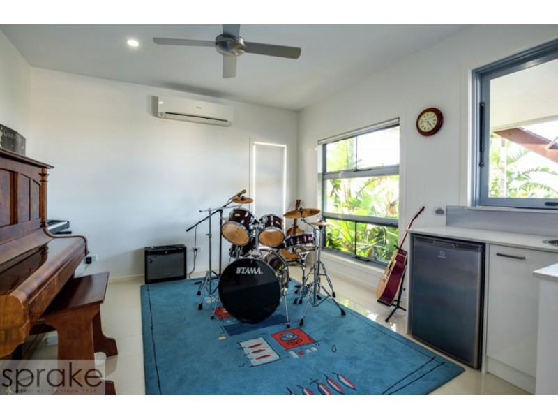 45 Sandy View Drive, Nikenbah QLD 4655