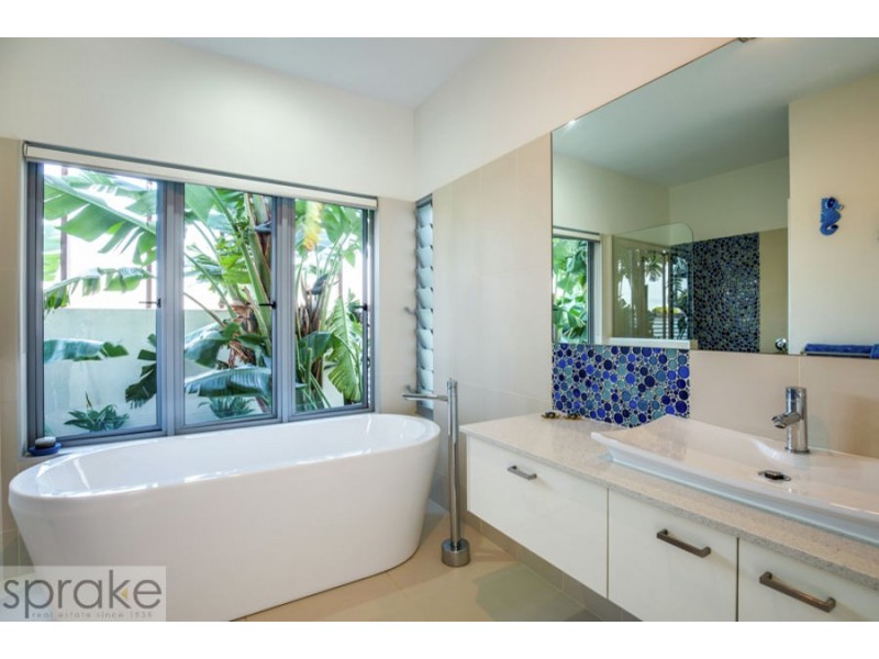 45 Sandy View Drive, Nikenbah QLD 4655