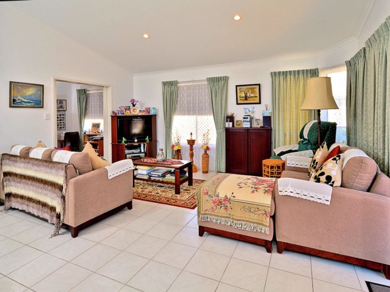 199 Clam Avenue, GOLDEN SHORES, Urraween QLD 4655