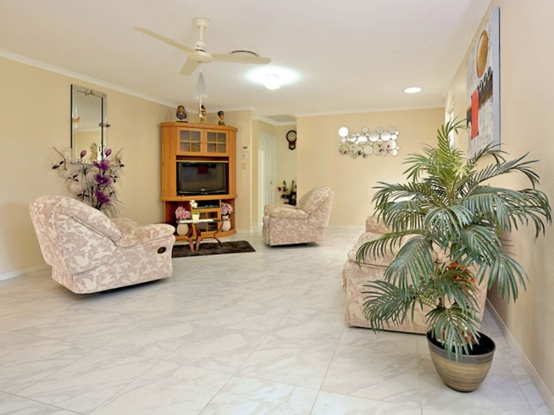 12 Wodalla Mews, Point Vernon QLD 4655