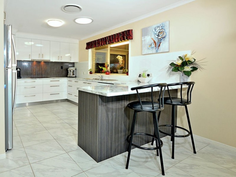12 Wodalla Mews, Point Vernon QLD 4655