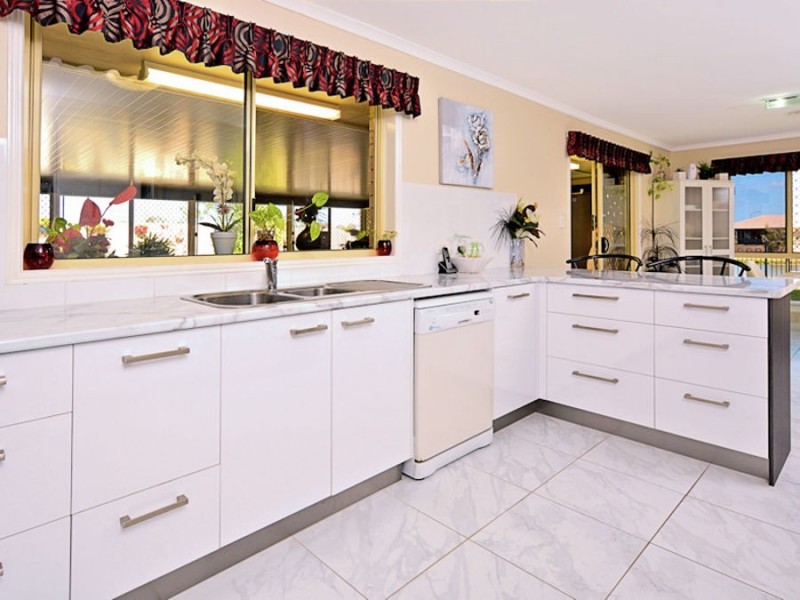 12 Wodalla Mews, Point Vernon QLD 4655