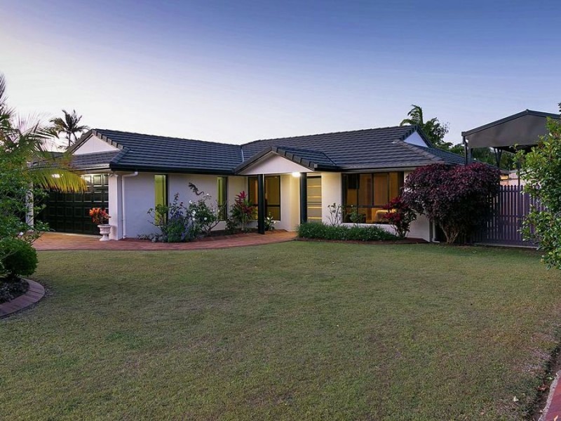 15 Delmo Court, Urraween QLD 4655