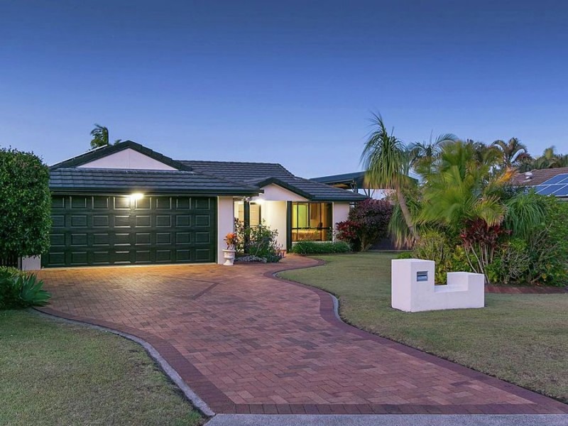 15 Delmo Court, Urraween QLD 4655