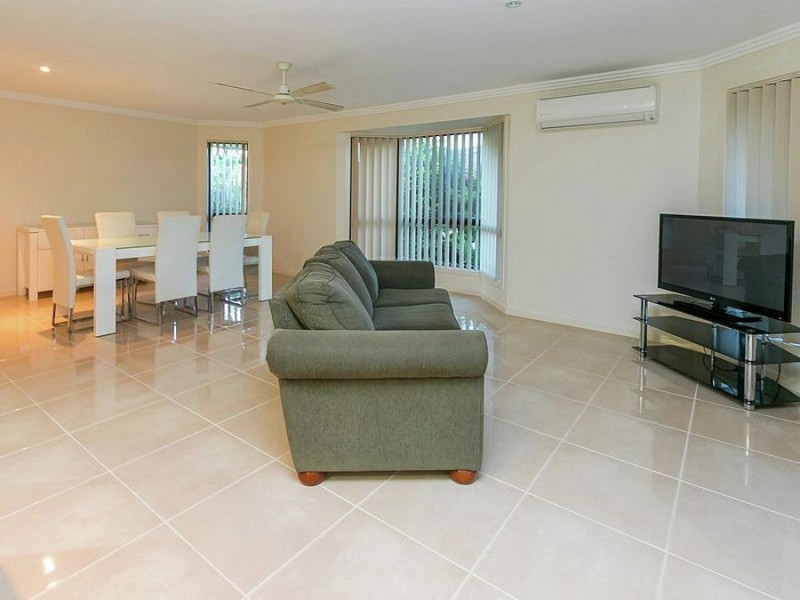 15 Delmo Court, Urraween QLD 4655