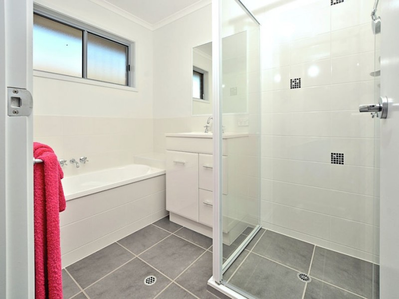 10 Mueller Close, Urraween QLD 4655