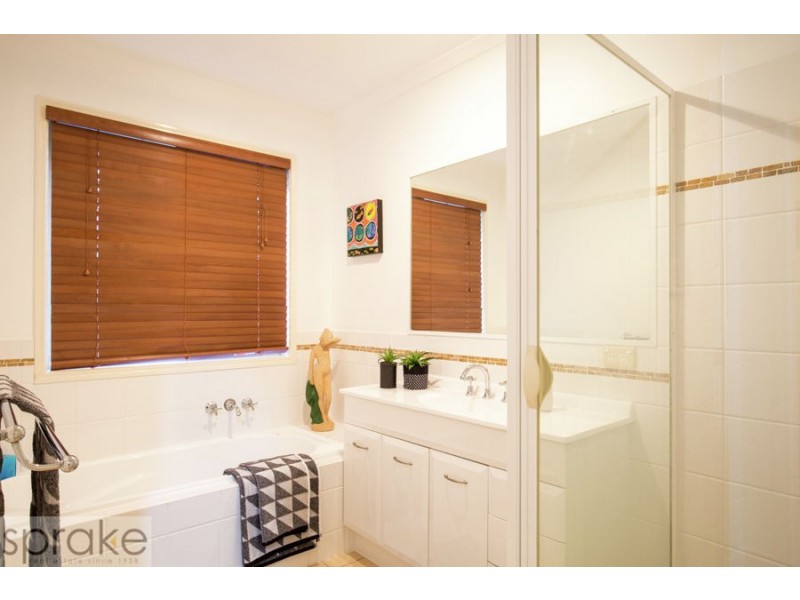 16 La Borde Court, Urraween QLD 4655