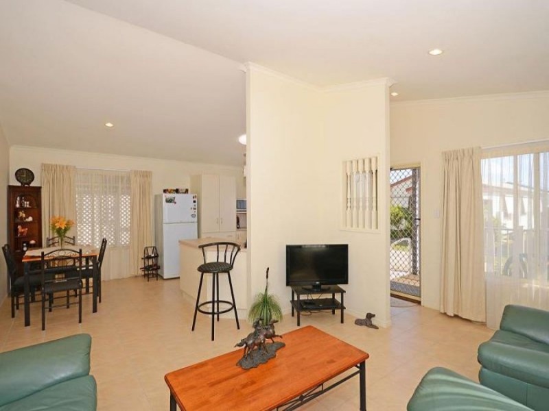 213 Clam Street, Urraween QLD 4655