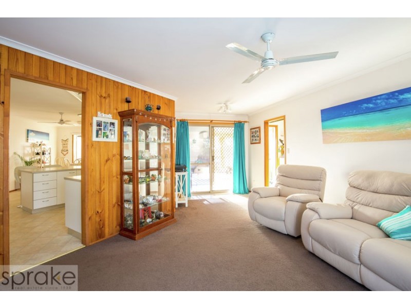 74 Murphy Street, Point Vernon QLD 4655