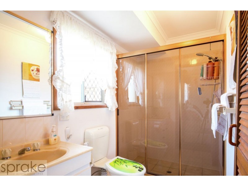 74 Murphy Street, Point Vernon QLD 4655