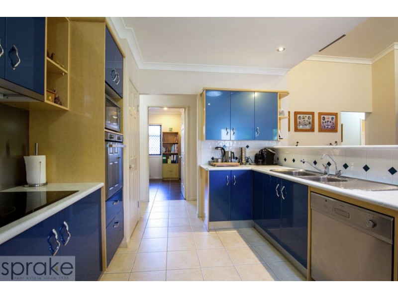 5 Benson Close, Urraween QLD 4655