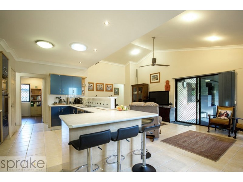 5 Benson Close, Urraween QLD 4655