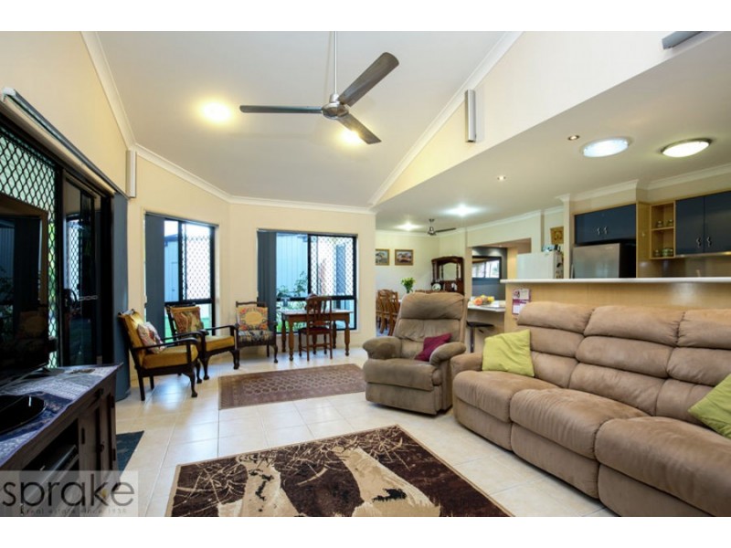 5 Benson Close, Urraween QLD 4655