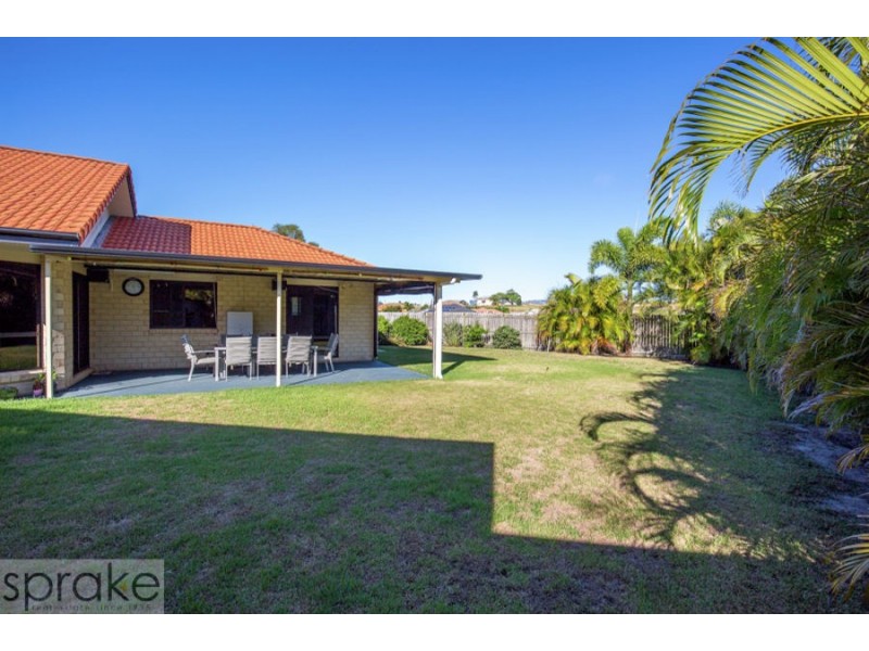5 Benson Close, Urraween QLD 4655