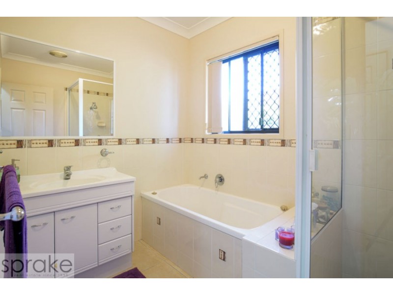 5 Benson Close, Urraween QLD 4655