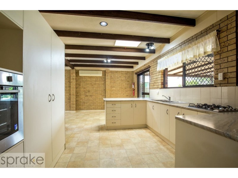 8 Trisha Court, Scarness QLD 4655