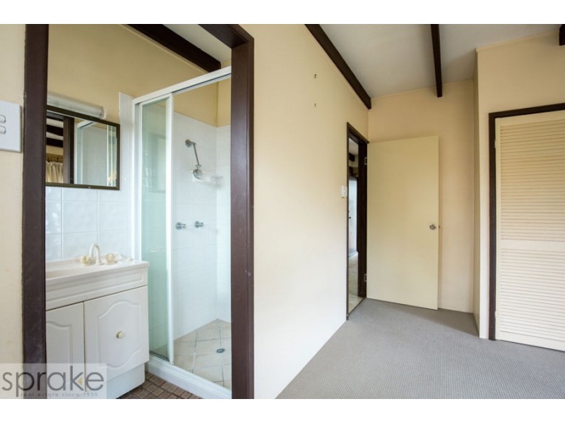 8 Trisha Court, Scarness QLD 4655