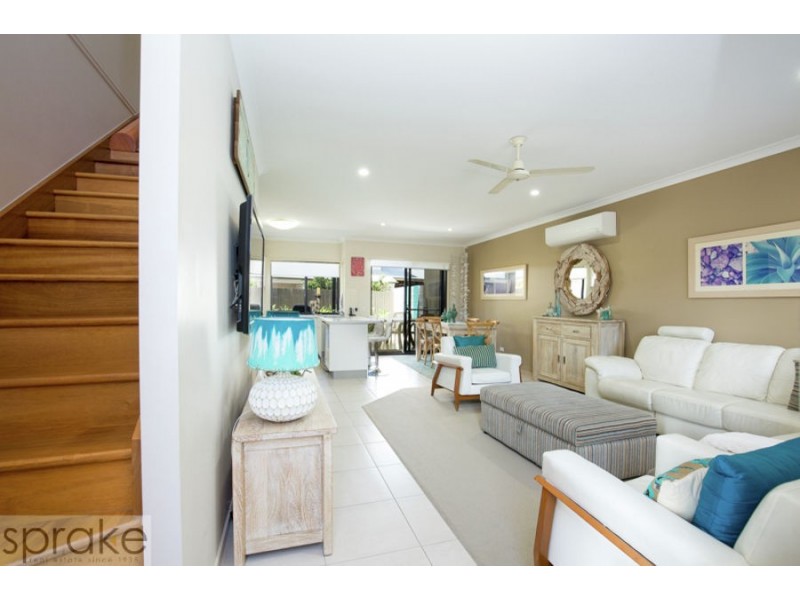 2/13 Tavistock Street, Torquay QLD 4655