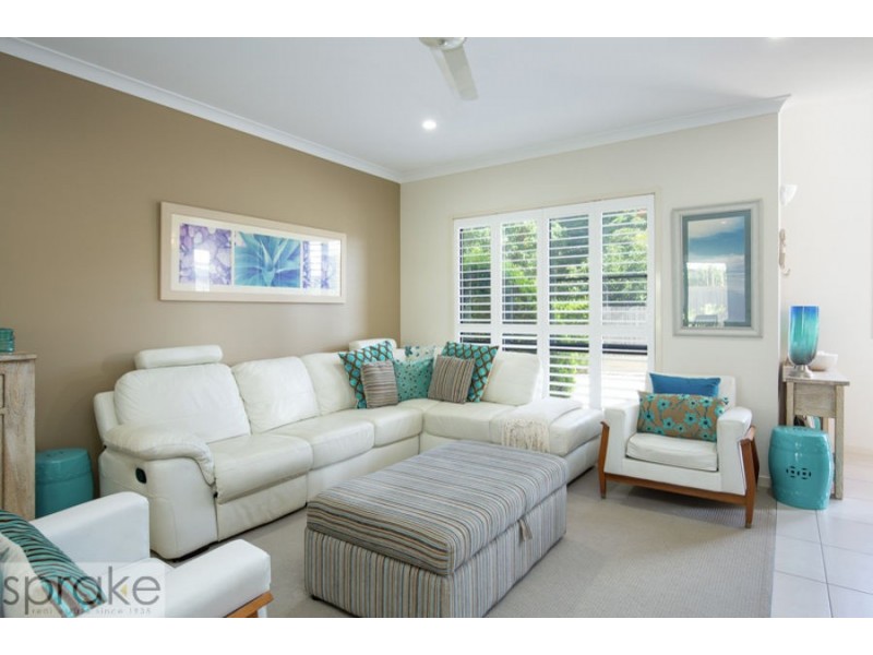 2/13 Tavistock Street, Torquay QLD 4655