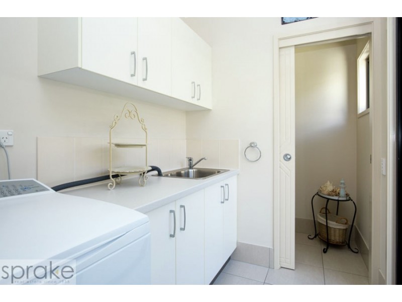 2/13 Tavistock Street, Torquay QLD 4655