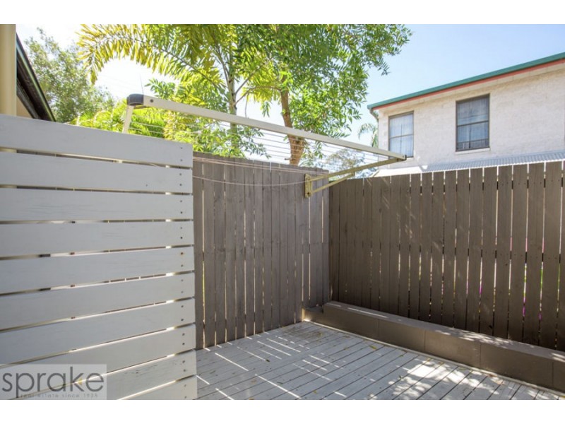 2/13 Tavistock Street, Torquay QLD 4655