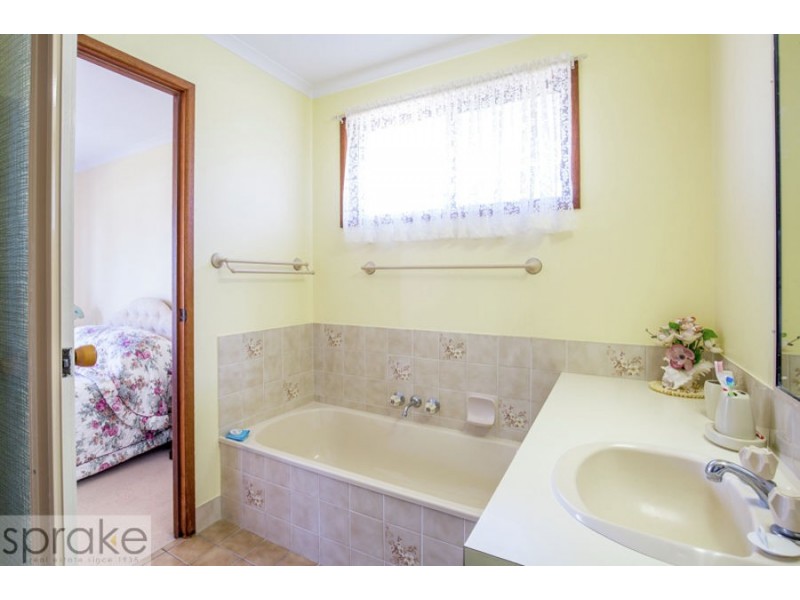 26 Michelle Drive, Point Vernon QLD 4655