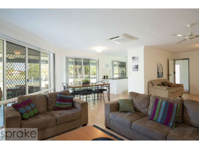 52 Ann Street, Torquay QLD 4655