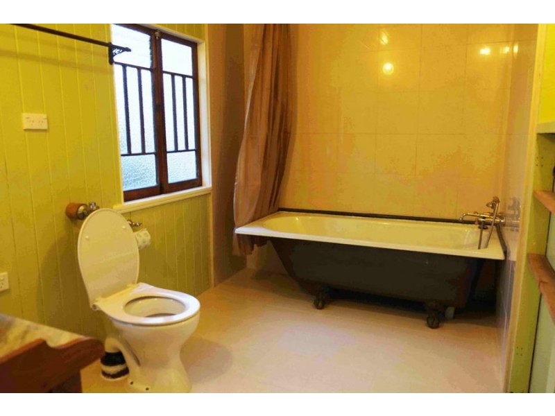 294 Torquay Terrace, Torquay QLD 4655