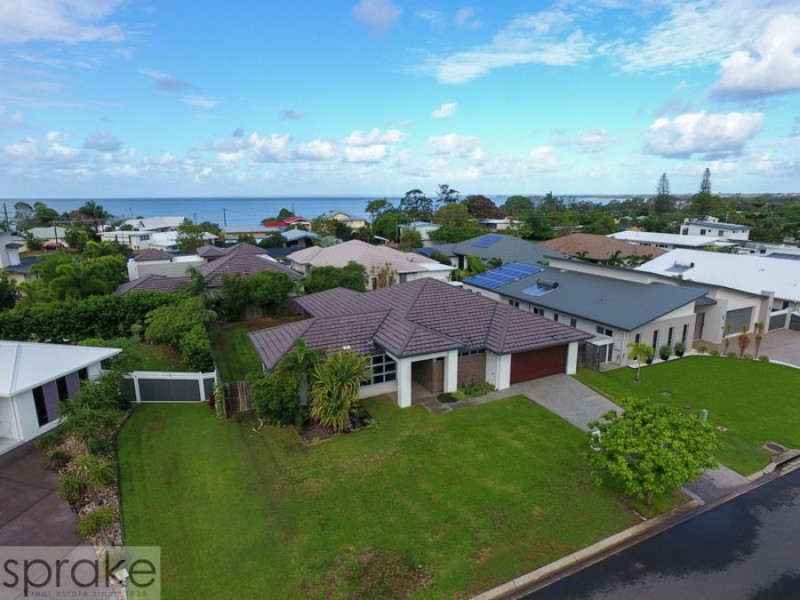 8 Dugong Avenue, Pialba QLD 4655