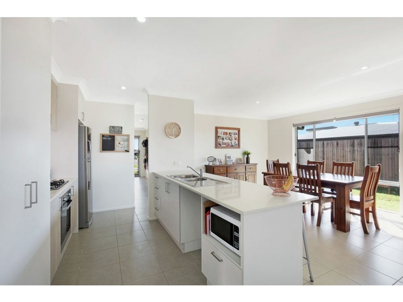 18 O’Connell Parade, Urraween QLD 4655
