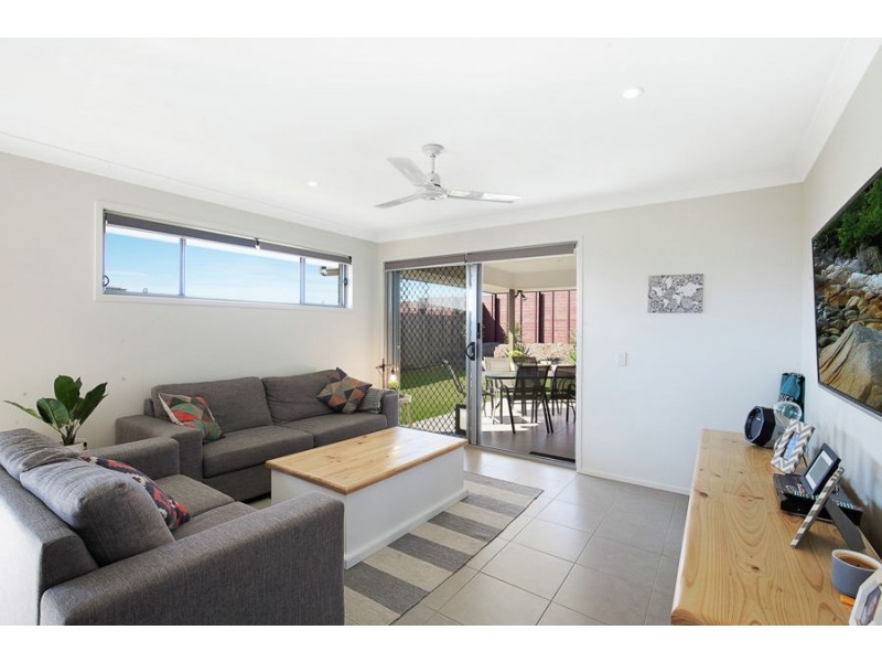 18 O’Connell Parade, Urraween QLD 4655