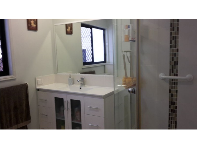 171 Seabreeze Drive, GOLDEN SHORES, Urraween QLD 4655