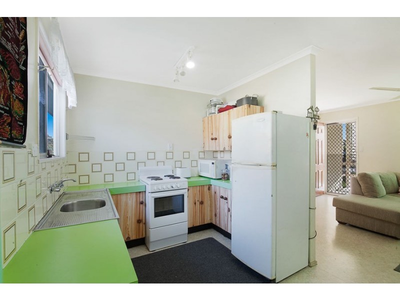 48 Hansen Street, Urangan QLD 4655