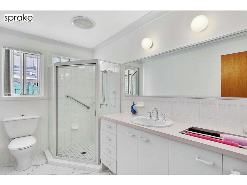 5 Oceanview Street, Point Vernon QLD 4655