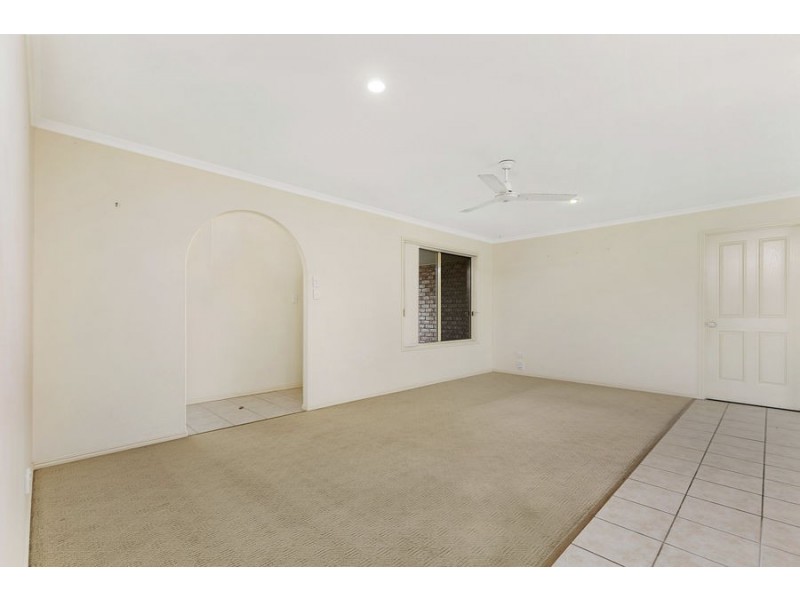 6 Kestrel Court, Eli Waters QLD 4655