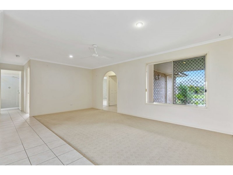 6 Kestrel Court, Eli Waters QLD 4655