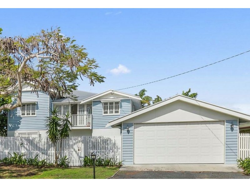 34 Robert Street, Torquay QLD 4655