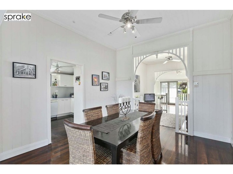 34 Robert Street, Torquay QLD 4655